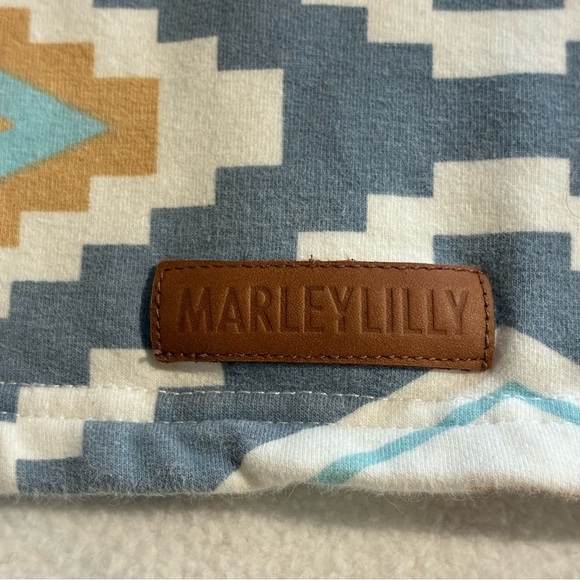 Marley Lilly Women’s Southwest Sweatshirt Size Small Blue Tan Cream - Picture 4 of 6